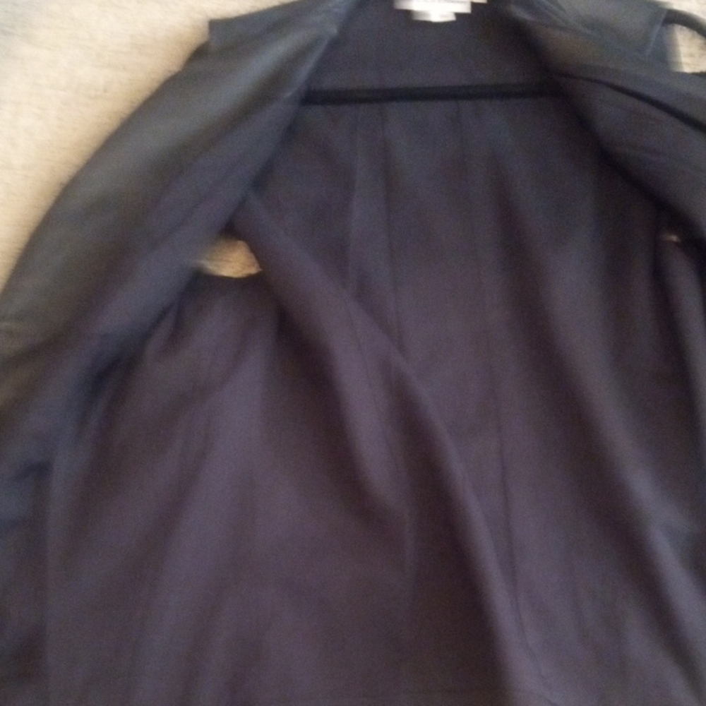 DKNY Women"s Sleek Black Lamb Skin and Fabric Vest, Size Medium - Picture 14 of 16